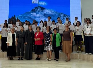 DSD I-Diplomübergabe am 18. Gymnasium in Almaty