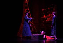 Das Deutsche Theater hisst „Das Purpursegel”