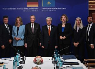 Tokajew wirbt in Berlin für engere Wirtschaftsbeziehungen Tokajew wirbt in Berlin für engere Wirtschaftsbeziehungen